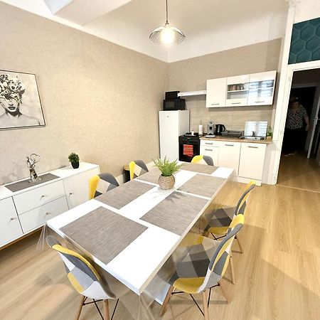 Le Retro Apartamento Saint-Laurent-sur-Saone Exterior foto