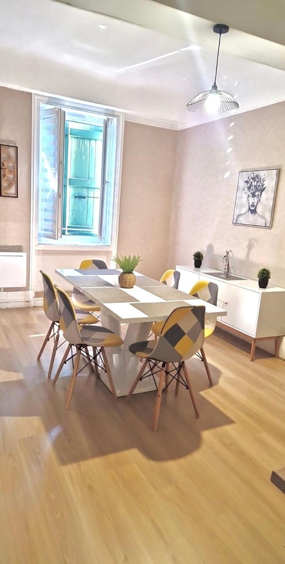 Le Retro Apartamento Saint-Laurent-sur-Saone Exterior foto